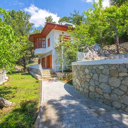 Villa Margaz Sleeps 8 Pool Air Con Wifi *