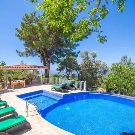 Villa Margaz Sleeps 8 Pool Air Con Wifi *