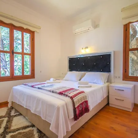 Villa Margaz Sleeps 8 Pool Air Con Wifi Uzumlu (Mediterranean)