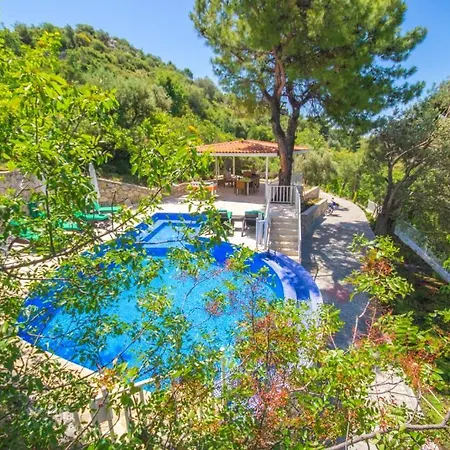 Villa Margaz Sleeps 8 Pool Air Con Wifi
